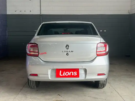 RENAULT-LOGAN-2025
