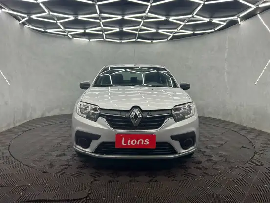 RENAULT-LOGAN-2023