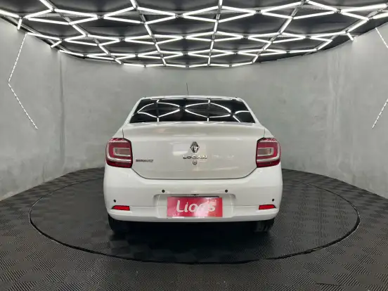 RENAULT-LOGAN-2024