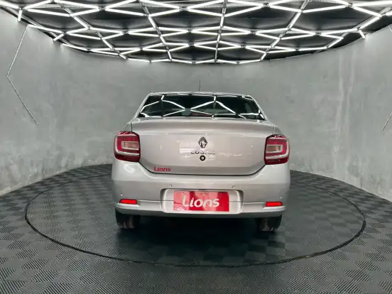 RENAULT-LOGAN-2024