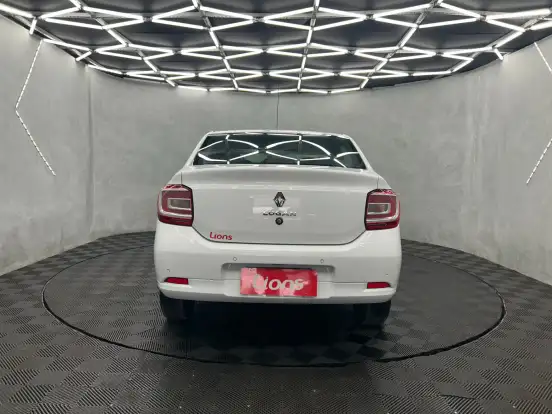 RENAULT-LOGAN-2024