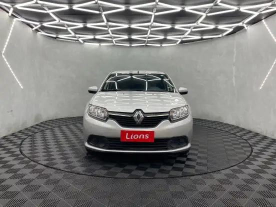 RENAULT-LOGAN-2019