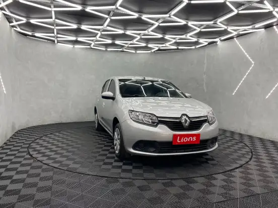 RENAULT-LOGAN-2019