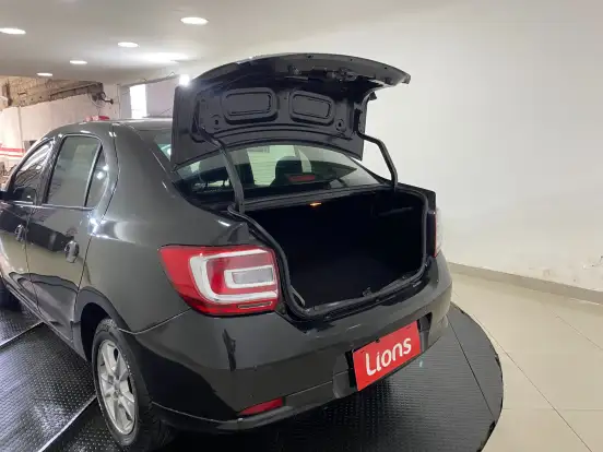RENAULT-LOGAN-2014