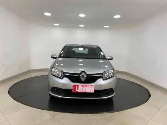 RENAULT-SANDERO-2020