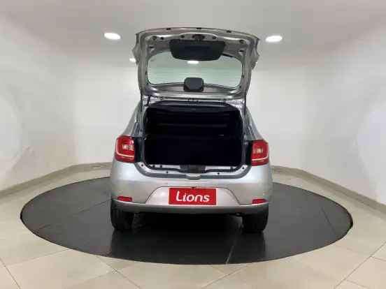 RENAULT-SANDERO-2020