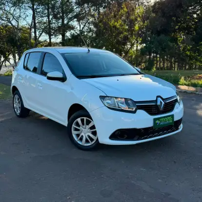 RENAULT-SANDERO-2017