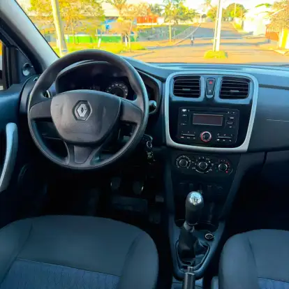 RENAULT-SANDERO-2017