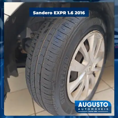 RENAULT-SANDERO-2015