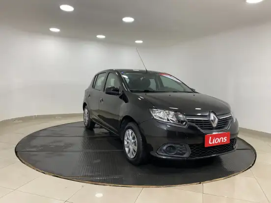 RENAULT-SANDERO-2015
