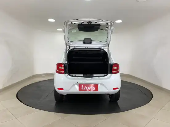 RENAULT-SANDERO-2018