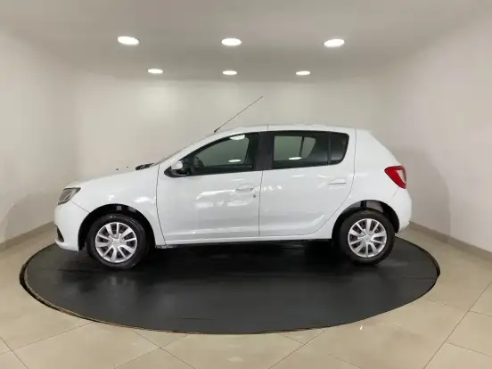 RENAULT-SANDERO-2018