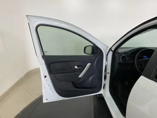 RENAULT-SANDERO-1.6 16V SCE FLEX EXPRESSION MANUAL RENAULT-SANDERO-2018