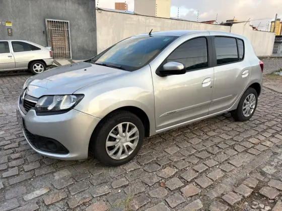 RENAULT SANDERO 1.6 16V SCE FLEX EXPRESSION MANUAL RENAULT SANDERO 1.6 16V SCE FLEX EXPRESSION MANUAL