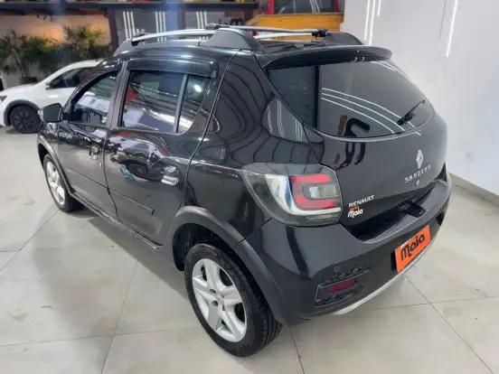 RENAULT-SANDERO-2018