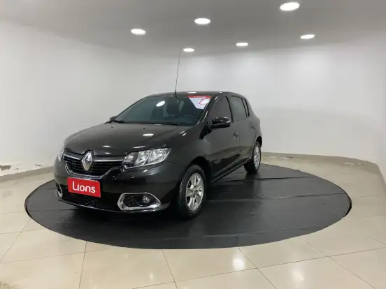 RENAULT-SANDERO-2016