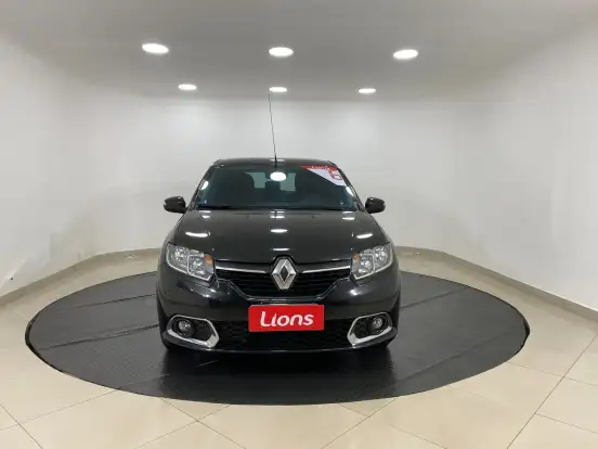 RENAULT-SANDERO-2016