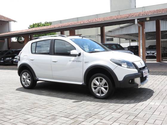RENAULT SANDERO 1.6 STEPWAY 16V FLEX 4P AUTOMÁTICO