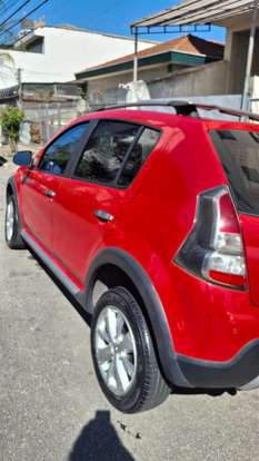 RENAULT-SANDERO-2012