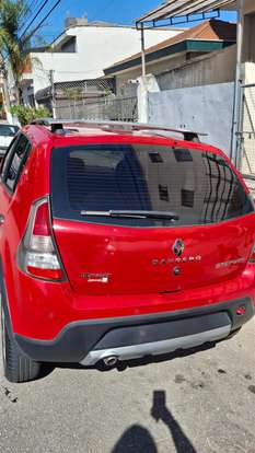 RENAULT-SANDERO-2012