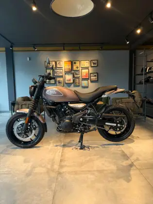 ROYAL ENFIELD GUERRILLA 450 ROYAL ENFIELD GUERRILLA 450