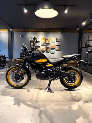 ROYAL ENFIELD HIMALAYAN 450 HANLE BLACK ROYAL ENFIELD HIMALAYAN 450 HANLE BLACK
