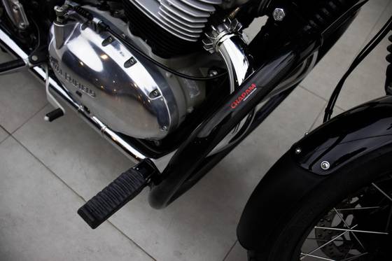 ROYAL ENFIELD INTERCEPTOR 