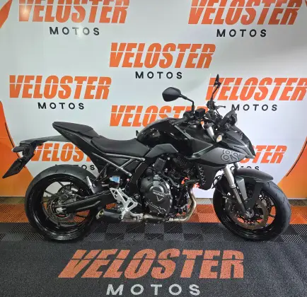 SUZUKI GSX-8S 