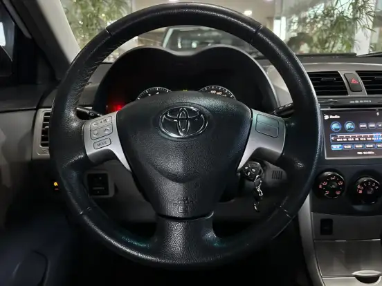 TOYOTA-COROLLA-1.8 GLI 16V FLEX 4P AUTOMÁTICO TOYOTA-COROLLA-2014