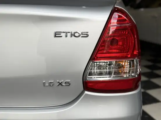 TOYOTA-ETIOS-2015
