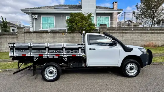 TOYOTA-HILUX-2.8 4X4 CS CHASSI 16V TURBO DIESEL 2P MANUAL TOYOTA-HILUX-2017