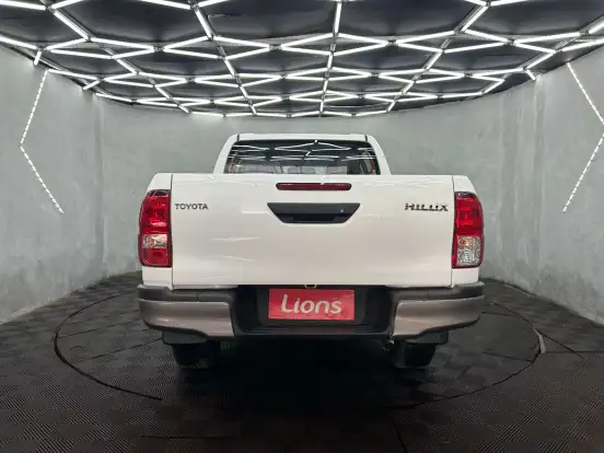 TOYOTA-HILUX-2024