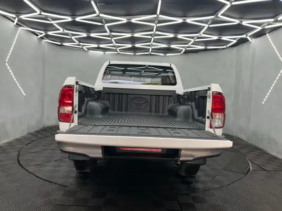 TOYOTA-HILUX-2024
