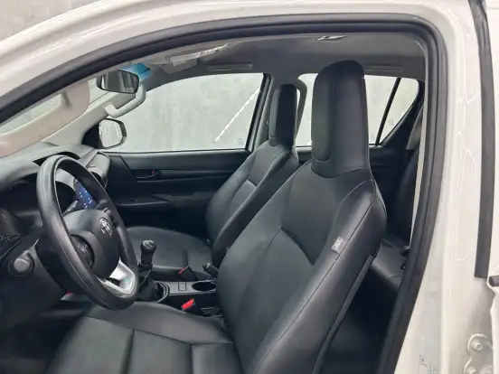 TOYOTA-HILUX-2024