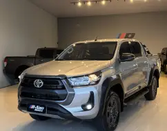 TOYOTA HILUX 2.8 D-4D TURBO DIESEL CD SR 4X4 AUTOMÁTICO TOYOTA HILUX 2.8 D-4D TURBO DIESEL CD SR 4X4 AUTOMÁTICO