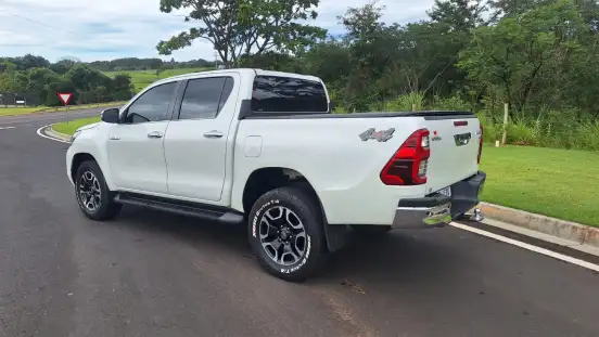 TOYOTA-HILUX-2020