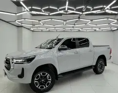 TOYOTA HILUX 2.8 D-4D TURBO DIESEL CD SRX 4X4 AUTOMÁTICO TOYOTA HILUX 2.8 D-4D TURBO DIESEL CD SRX 4X4 AUTOMÁTICO