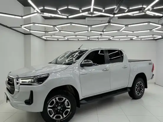 TOYOTA-HILUX-2.8 D-4D TURBO DIESEL CD SRX 4X4 AUTOMÁTICO TOYOTA-HILUX-2023