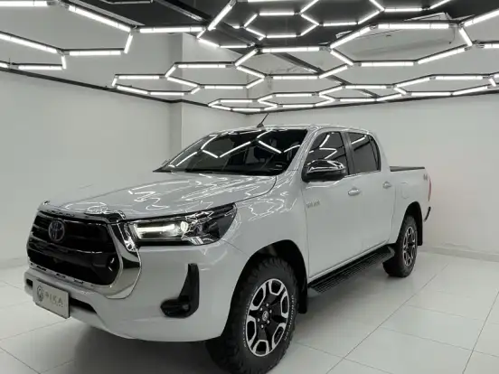 TOYOTA-HILUX-2.8 D-4D TURBO DIESEL CD SRX 4X4 AUTOMÁTICO TOYOTA-HILUX-2023