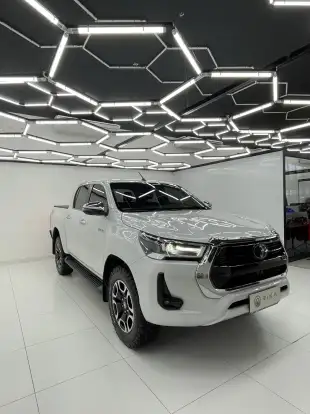TOYOTA-HILUX-2023