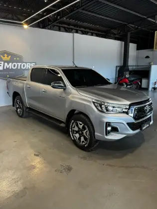 TOYOTA HILUX 2.8 SRX 4X4 CD 16V DIESEL 4P AUTOMÁTICO