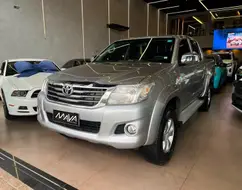 TOYOTA HILUX 2.7 SR 4X2 CD 16V FLEX 4P AUTOMÁTICO TOYOTA HILUX 2.7 SR 4X2 CD 16V FLEX 4P AUTOMÁTICO