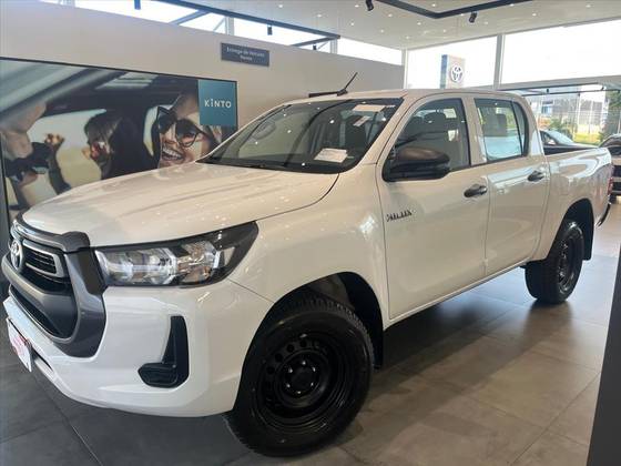 TOYOTA HILUX 2.8 D-4D TURBO DIESEL CD POWER PACK 4X4 AUTOMÁTICO
