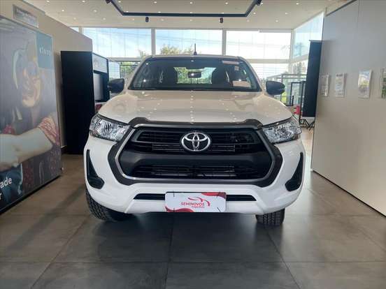 TOYOTA-HILUX-2025