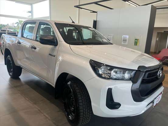 TOYOTA-HILUX-2.8 D-4D TURBO DIESEL CD POWER PACK 4X4 AUTOMÁTICO TOYOTA-HILUX-2025