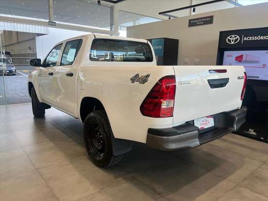 TOYOTA-HILUX-2.8 D-4D TURBO DIESEL CD POWER PACK 4X4 AUTOMÁTICO TOYOTA-HILUX-2025