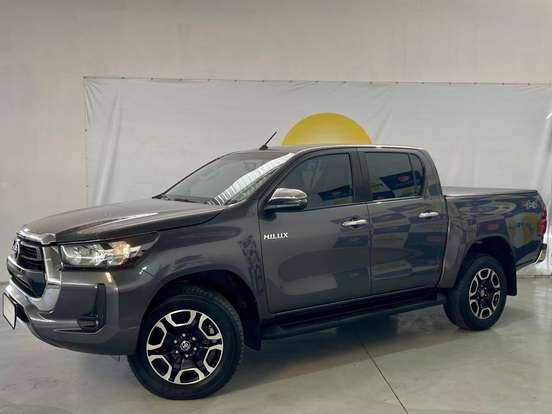 TOYOTA-HILUX-2.8 D-4D TURBO DIESEL CD SRV 4X4 AUTOMÁTICO TOYOTA-HILUX-2023