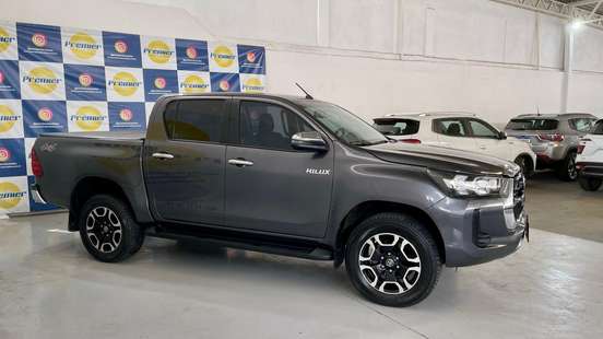 TOYOTA-HILUX-2023