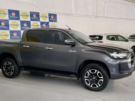 TOYOTA-HILUX-2.8 D-4D TURBO DIESEL CD SRV 4X4 AUTOMÁTICO TOYOTA-HILUX-2023