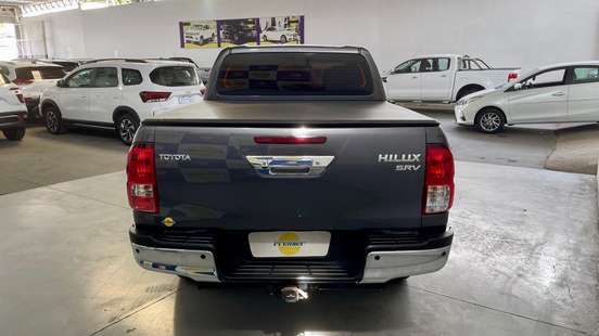 TOYOTA-HILUX-2023